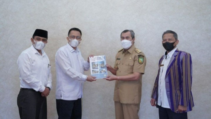 Kelanjutan Pembangunan Masjid Kampus, Rektor UIN Suska Jumpai Gubri Kelanjutan Pembangunan Masjid Kampus, Rektor UIN Suska Jumpai Gubri