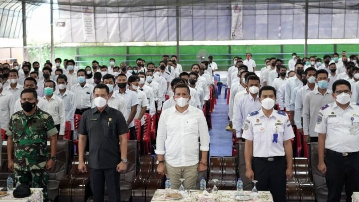 Bupati HM Adil Buka Diklat BST Kapal Layar Motor dan SKK 60 Mil Bupati HM Adil Buka Diklat BST Kapal Layar Motor dan SKK 60 Mil