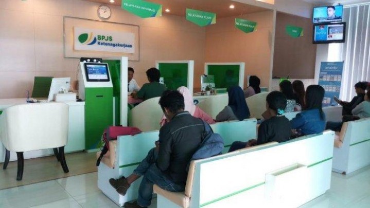 Disnakertrans Riau Siap Diskusi dengan Pekerja yang Tolak Aturan Pencairan JHT Disnakertrans Riau Siap Diskusi dengan Pekerja yang Tolak Aturan Pencairan JHT