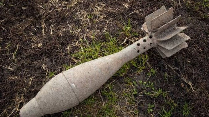 Mortir Jatuh di Lokasi Tur Garis Depan Menteri Bersama Wartawan Mortir Jatuh di Lokasi Tur Garis Depan Menteri Bersama Wartawan