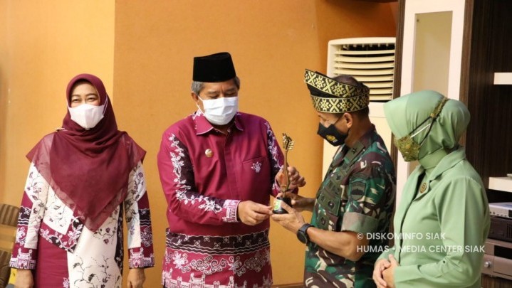 Pada Brigjen TNI M Syech Ismed, Alfedri Sampaikan Terima Kasih Siak Telah Miliki Makodim Pada Brigjen TNI M Syech Ismed, Alfedri Sampaikan Terima Kasih Siak Telah Miliki Makodim