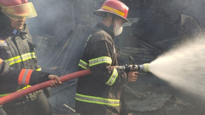 Kebakaran di Belakang Tangsi Padang, Puluhan Warga Terpaksa Mengungsi