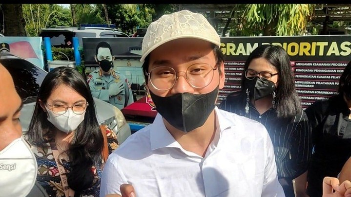 Indra Kenz Ditetapkan Sebagai Tersangka