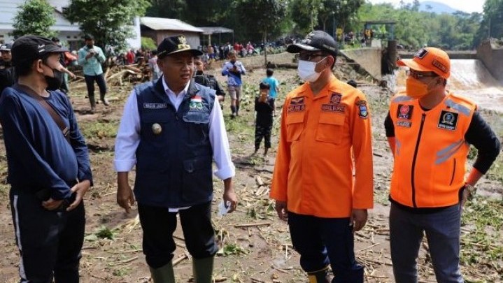 Pasaman Barat Tetapkan Tanggap Darurat Bencana 14 Hari Pasaman Barat Tetapkan Tanggap Darurat Bencana 14 Hari