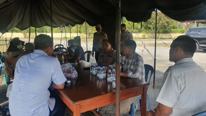 Tim Polda Riau Monitoring Vaksinasi di Wilayah Hukum Polsek Tambang Tim Polda Riau Monitoring Vaksinasi di Wilayah Hukum Polsek Tambang
