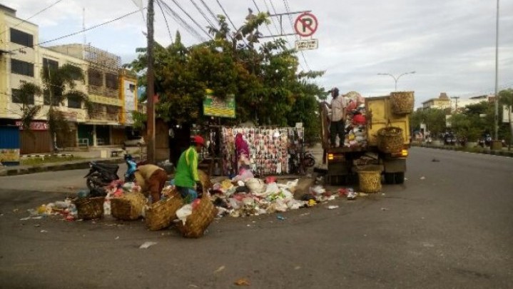 Pekanbaru akan Miliki Petugas Penegakkan Hukum TPS Ilegal Pekanbaru akan Miliki Petugas Penegakkan Hukum TPS Ilegal