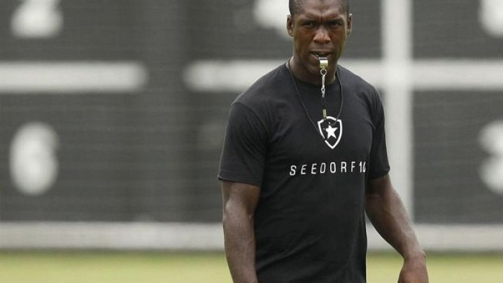 Clarence Seedorf Legenda AC Milan Putuskan Masuk Islam Clarence Seedorf Legenda AC Milan Putuskan Masuk Islam