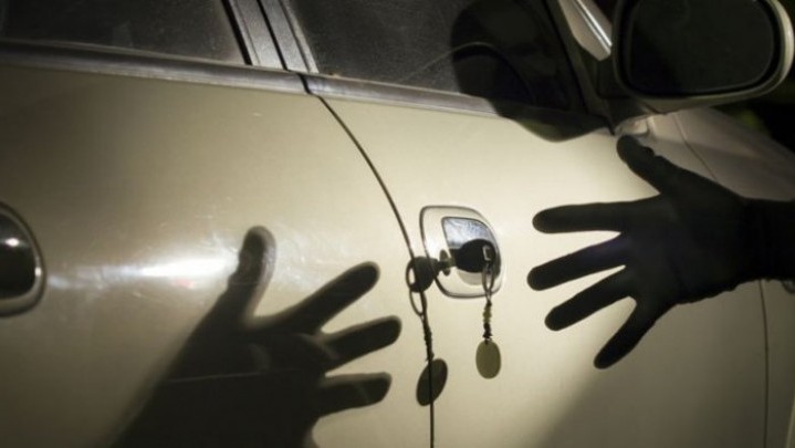 Mobil di Komplek Pertokoan Dibobol, Polsek Sagulung Batam Terus Lakukan Penyelidikan Mobil di Komplek Pertokoan Dibobol, Polsek Sagulung Batam Terus Lakukan Penyelidikan