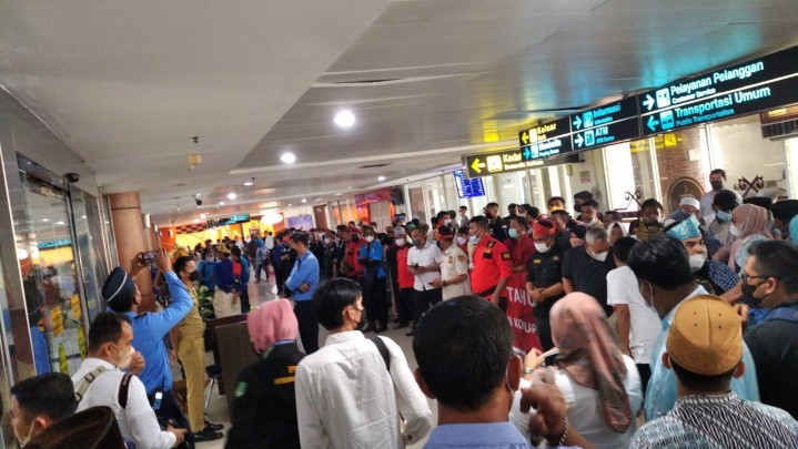 Masyarakat Sambut Kedatangan Suparman Di SSK II Pekanbaru