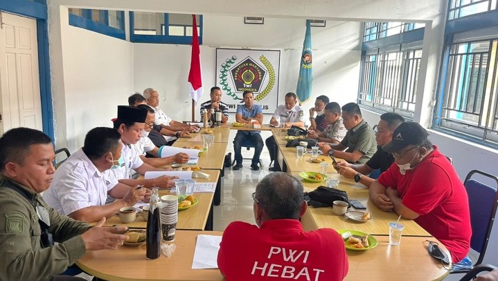 Bahas Kerja Sama Publikasi, Diskominfotik Silaturahmi ke PWI Bengkalis Bahas Kerja Sama Publikasi, Diskominfotik Silaturahmi ke PWI Bengkalis