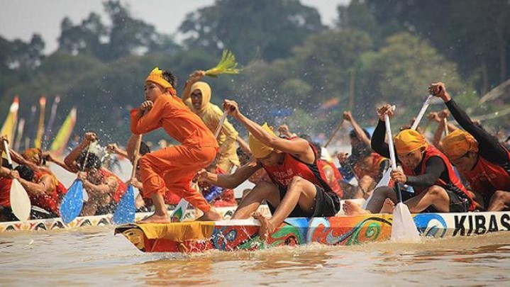 Pacu Jalur Kuansing Kembali Digelar Bulan Agustus 2022 Pacu Jalur Kuansing Kembali Digelar Bulan Agustus 2022