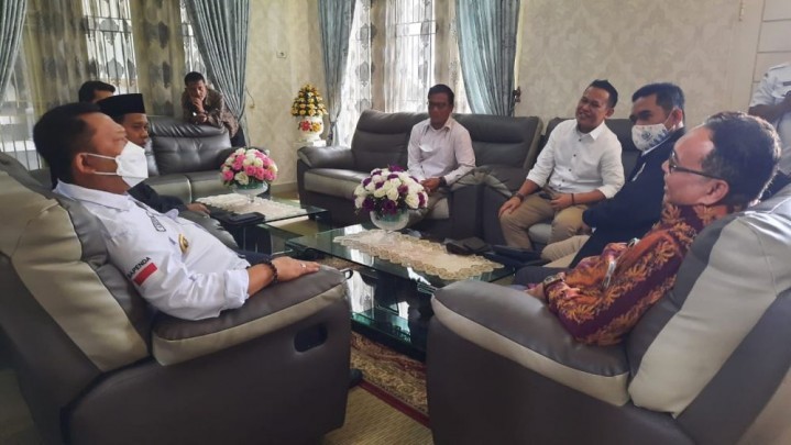 KPID Riau Audensi ke Bupati Kampar Terkait Migrasi Televisi Analog ke Digital KPID Riau Audensi ke Bupati Kampar Terkait Migrasi Televisi Analog ke Digital