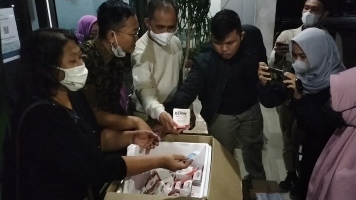 Vaksin Dari Kementan Tiba untuk Atasi Virus yang Menyerang Sapi di Riau Vaksin Dari Kementan Tiba untuk Atasi Virus yang Menyerang Sapi di Riau
