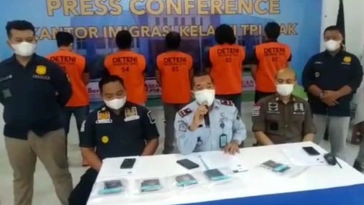 Masuk Indonesia Tanpa Izin, WNA Diamankan Kanim Siak