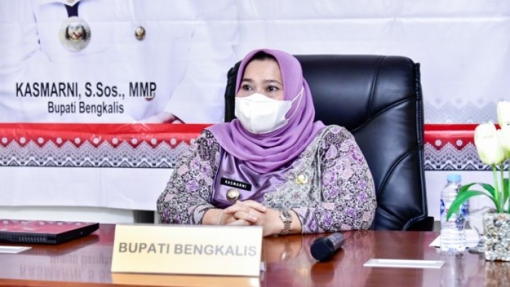 Bupati Kasmarni Mengaku Tak Ingin Asal Pilih Vendor Sistem E-Ticketing di Pelabuhan Roro Air Putih Bupati Kasmarni Mengaku Tak Ingin Asal Pilih Vendor Sistem E-Ticketing di Pelabuhan Roro Air Putih