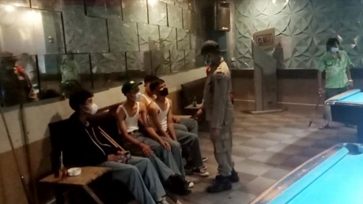 Puluhan Pelajar Main Biliar di Tan Malaka Diamankan Satpol PP Padang