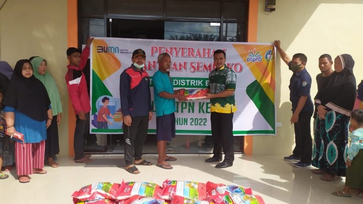 HUT PTPN V Berbagi Sembako Dengan Panti Asuhan di Rohul