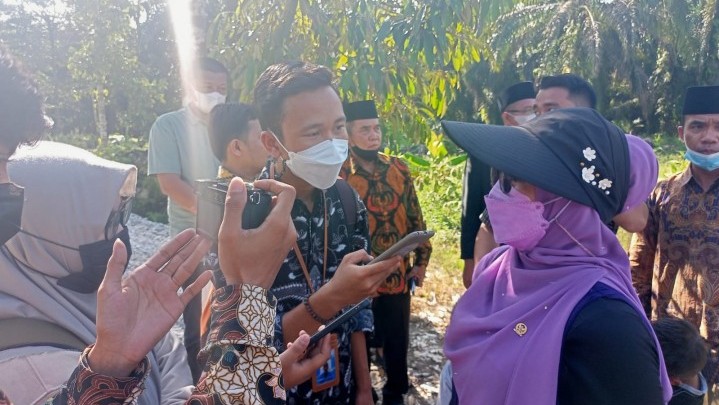 Misharti DPD RI Geram Minyak Goreng di Riau Langka Misharti DPD RI Geram Minyak Goreng di Riau Langka