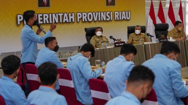 Pada Mahasiswa Unri, Syamsuar: Apa yang Kami Janjikan Sudah Kami Jalankan