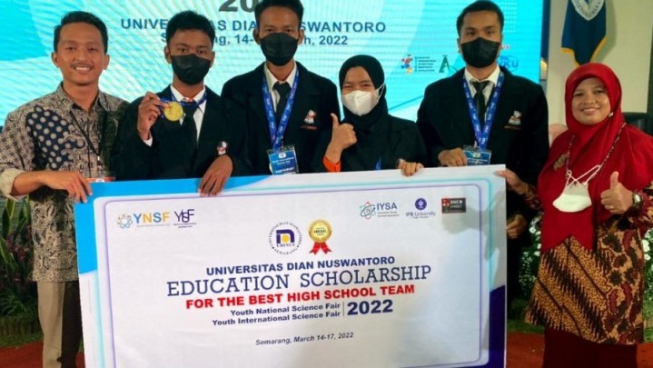 Tim Riset MAN 1 Kuansing Raih Medali Emas Ajang Internasional Tim Riset MAN 1 Kuansing Raih Medali Emas Ajang Internasional