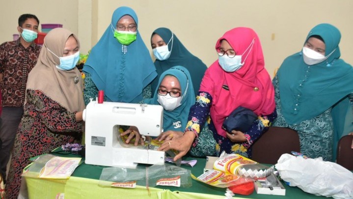 PKK Kampar: Ubah Sampah Sebagai Pendapatan Keluarga PKK Kampar: Ubah Sampah Sebagai Pendapatan Keluarga
