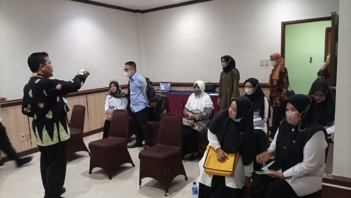 Asesor Perpusnas Akreditasi Enam Perpustakaan di Kampar Asesor Perpusnas Akreditasi Enam Perpustakaan di Kampar