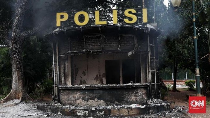 Pos Polisi di Medan Dibakar Pos Polisi di Medan Dibakar