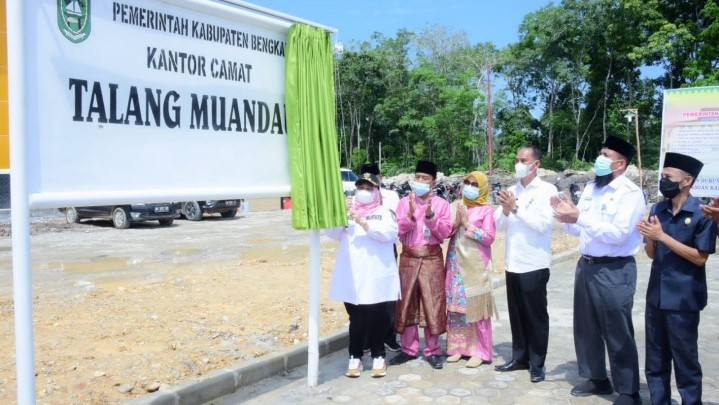 Kantor Camat Baru Talang Muandau Diresmikan Bupati Kasmarni