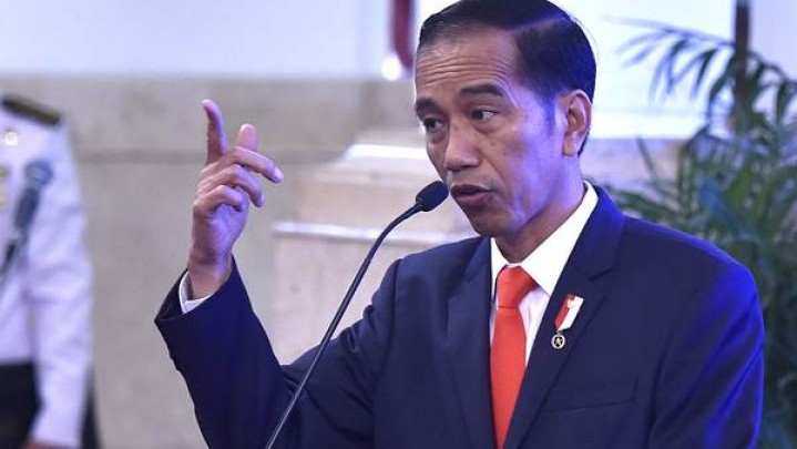 Presiden Jokowi Tunjuk Hidung Para Menteri, Sampai Ucapkan Bodoh Presiden Jokowi Tunjuk Hidung Para Menteri, Sampai Ucapkan Bodoh