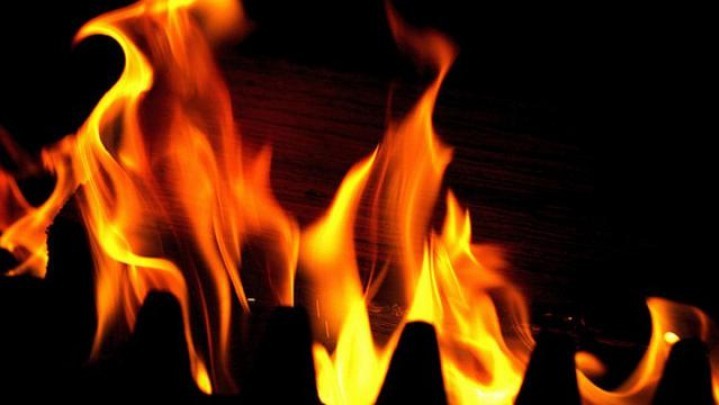 Perempuan yang Dibakar Pacar di Sumsel Meninggal Dunia Perempuan yang Dibakar Pacar di Sumsel Meninggal Dunia