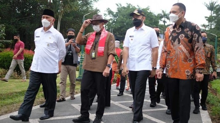 Sumbar Ditunjuk Menparekraf Jadi Tuan Rumah World Islamic Trade Forum 2023