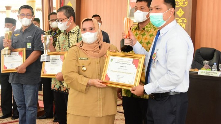 Anugerah Khusus Bagi Dunia Usaha di Bengkalis