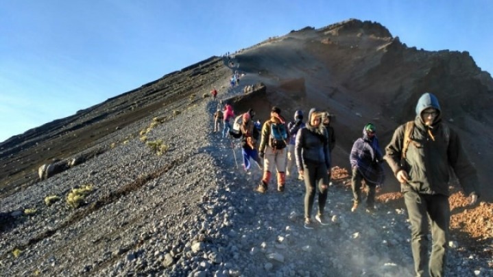 Sebanyak 5.000 Pendaki Gunung Rinjani Masuk Daftar Hitam Sebanyak 5.000 Pendaki Gunung Rinjani Masuk Daftar Hitam