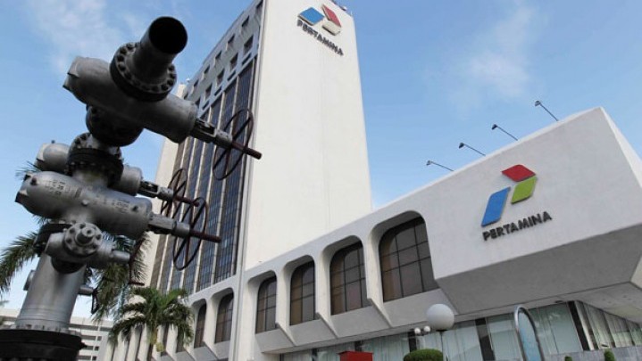 Harga BBM 'Mencekik' Rakyat, Gaji Direksi Pertamian Naik Harga BBM 'Mencekik' Rakyat, Gaji Direksi Pertamian Naik