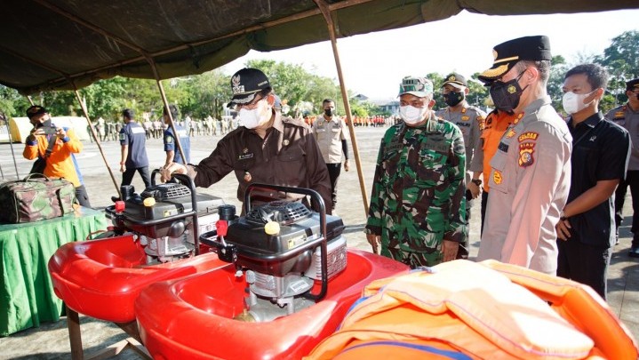Seluruh Pihak Diminta Bupati Wardan Tingkatkan Kewaspadaan Karhutla Seluruh Pihak Diminta Bupati Wardan Tingkatkan Kewaspadaan Karhutla