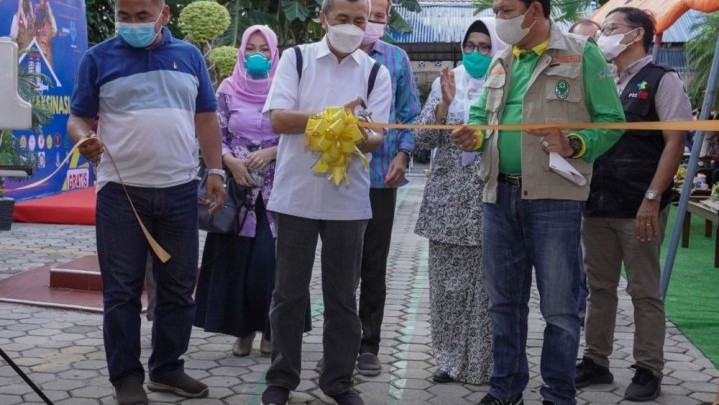 Gubri Syamsuar Berharap Rumah Vaksin 24 Jam Direspon Positif Gubri Syamsuar Berharap Rumah Vaksin 24 Jam Direspon Positif
