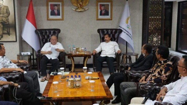 Apdesi Tegaskan Tidak Ada Dukungan Jokowi Tiga Periode Apdesi Tegaskan Tidak Ada Dukungan Jokowi Tiga Periode