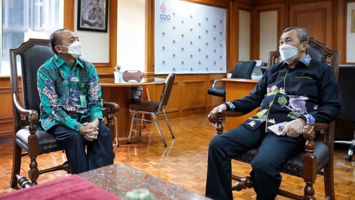 Perkebunan Kelapa Sawit Masyarakat di Riau Banyak Masuk Kawasan Hutan, Gubri Jumpai Sekjen KLHK Perkebunan Kelapa Sawit Masyarakat di Riau Banyak Masuk Kawasan Hutan, Gubri Jumpai Sekjen KLHK