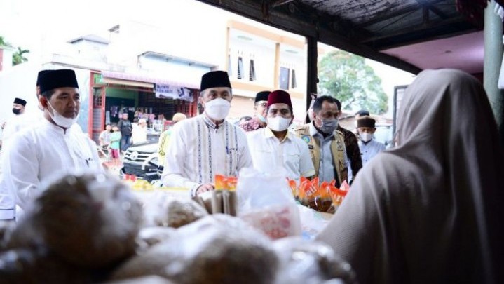 Disperindag Riau Gelar Pasar Murah di Pelalawan Hanya Sekali Disperindag Riau Gelar Pasar Murah di Pelalawan Hanya Sekali