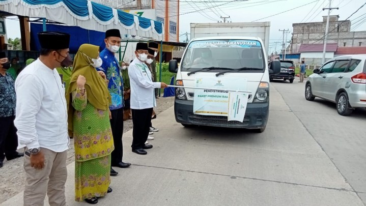 Distribusi 3.510 Paket Premium Ramadhan Dilepas Bupati Inhil Distribusi 3.510 Paket Premium Ramadhan Dilepas Bupati Inhil