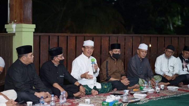 Dialog Masyarakat Kempas di Kediaman Bupati Inhil Dialog Masyarakat Kempas di Kediaman Bupati Inhil