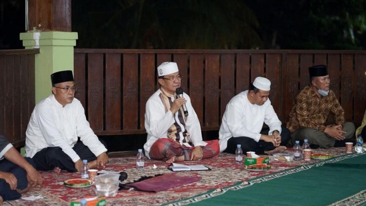 Bupati HM Wardan Tanggapi Keluhan Camat Tempuling Bupati HM Wardan Tanggapi Keluhan Camat Tempuling