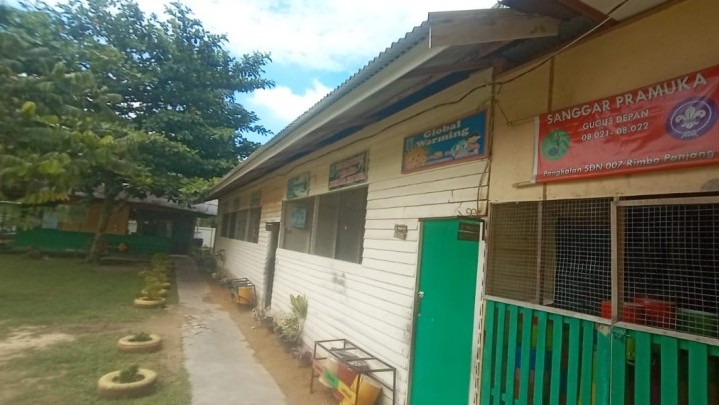 Bangunan SDN 07 Rimbo Panjang Kampar Memprihatinkan Bangunan SDN 07 Rimbo Panjang Kampar Memprihatinkan