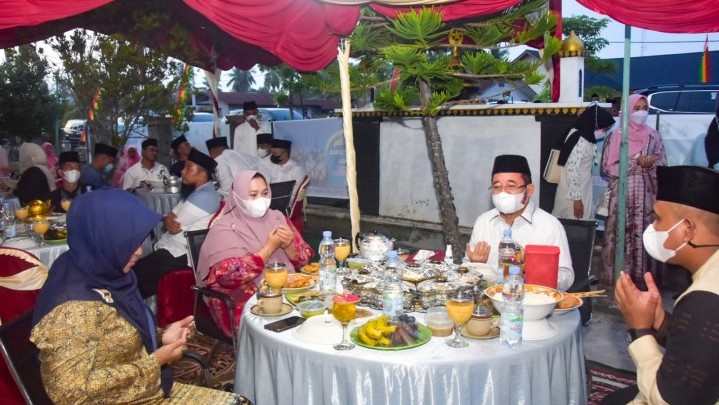 Bupati Kasmarni Safari Ramadhan di Bukit Batu Sekaligus Tampung Aspirasi
