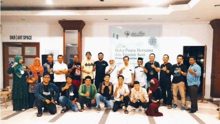 Seniman Riau Diminta Perkuat Karya Di Era Digital Seniman Riau Diminta Perkuat Karya Di Era Digital