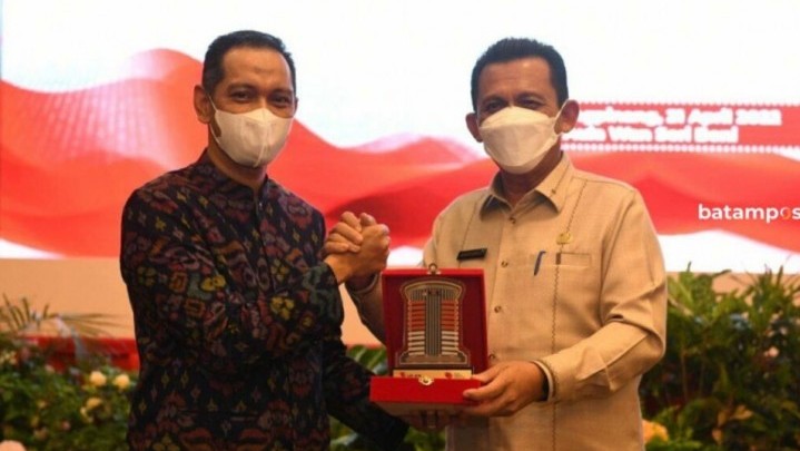 KPK Beri Peringatan Gubernur Kepri Potensi Korupsi Izin Tambang KPK Beri Peringatan Gubernur Kepri Potensi Korupsi Izin Tambang