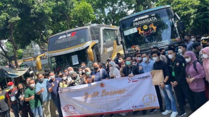 Lepas Mudik Bareng Mahasiswa, Ketua PMRJ Komjen Pol Gatot Eddy: Hati-hati Dijalan, Salam Untuk Keluarga Lepas Mudik Bareng Mahasiswa, Ketua PMRJ Komjen Pol Gatot Eddy: Hati-hati Dijalan, Salam Untuk Keluarga