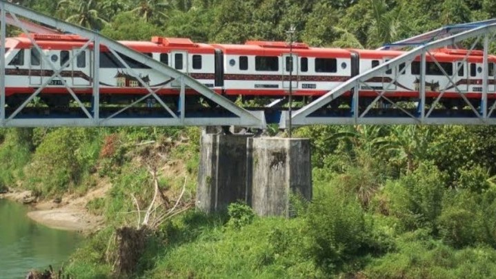 Pemudik Gunakan Kereta Api di Sumbar Diminta Pesan Tiket Gunakan Aplikasi Pemudik Gunakan Kereta Api di Sumbar Diminta Pesan Tiket Gunakan Aplikasi