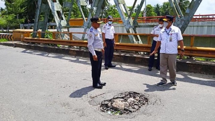 Dishub Kuansing: Masyarakat Dilarang Lintasi Jembatan Lama Kuantan Mudik