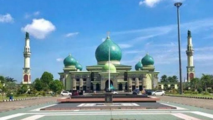 Masjid Raya Annur dan Halaman Kantor Gubernur Lokasi Salat Ied Pemprov Riau